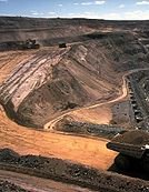 What is behind the search for social acceptability of mining projects ? Political economy and legal perspectives on Canadian mineral extraction